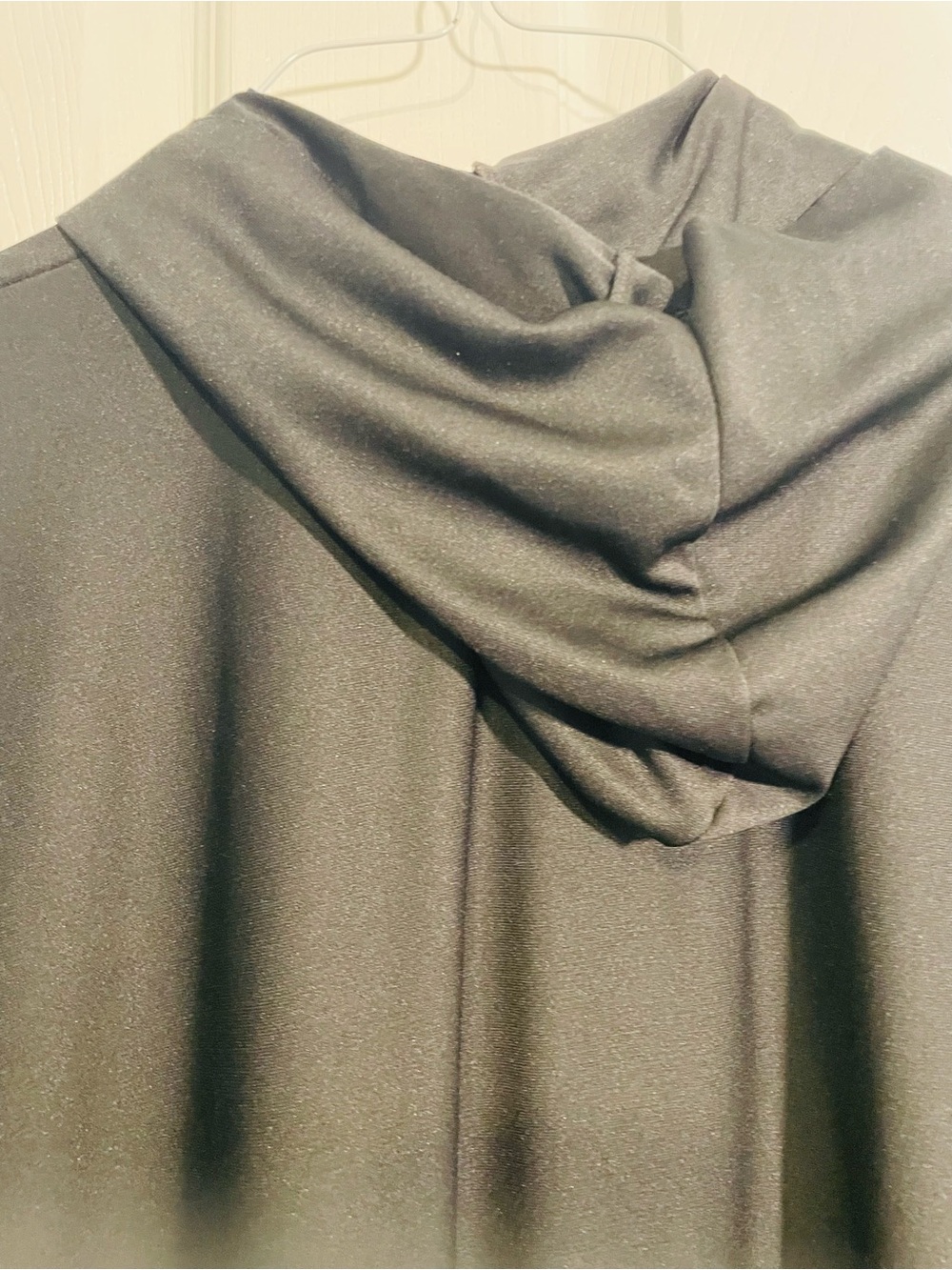 Black hooded cloak / cape. - Picture 3 of 3